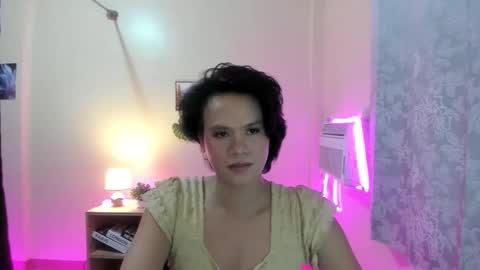 Snapshot of maxine_fucks chatting on November 4, 6:40 pm maxine_fucks online show from November 4, 6:40 pm