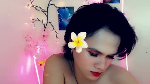 Snapshot of maxine_fucks chatting on November 25, 7:19 am maxine_fucks online show from November 25, 7:19 am