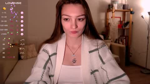 Maxine online show from November 17, 1:28 pm