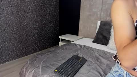 Maxi Rogers online show from February 2, 11:09 am