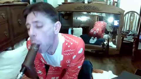 maxjr8008 online show from December 4, 8:45 am