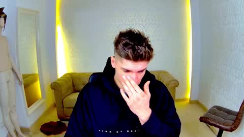 MaxKaiden online show from February 17, 5:15 am