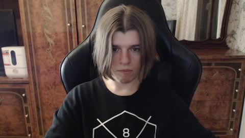 Snapshot of maxplay18 chatting on January 27, 8:07 pm Max online show from January 27, 8:07 pm