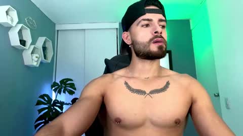 Snapshot of maxtowers chatting on October 31, 1:28 am Maxi online show from October 31, 1:28 am