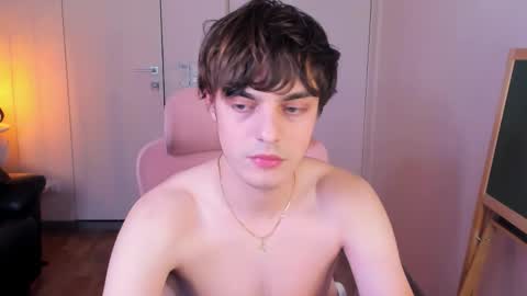 Max online show from March 8, 2:04 am