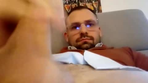 Snapshot of maxview67 chatting on December 15, 7:56 am Max online show from December 15, 7:56 am