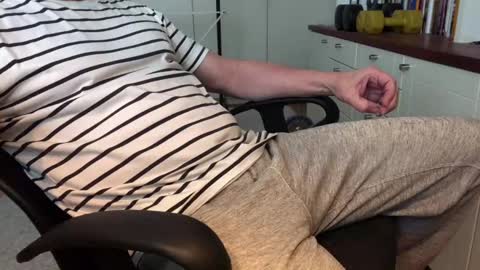 Max online show from December 13, 10:41 am