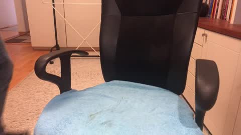 Max online show from October 27, 5:55 am