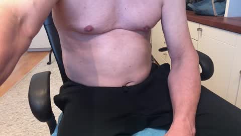 Max online show from November 19, 12:16 pm