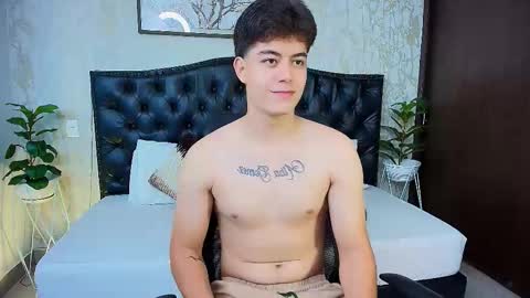 Snapshot of maxxicruz chatting on October 12, 12:53 am Maxxi online show from October 12, 12:53 am