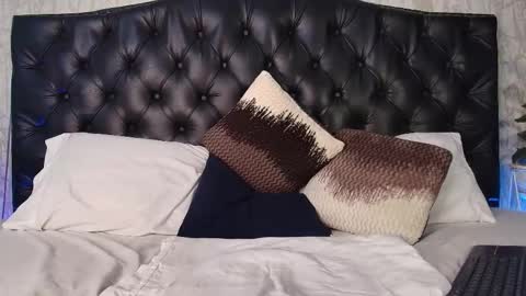 Snapshot of maxxicruz chatting on November 7, 6:13 am Maxxi online show from November 7, 6:13 am