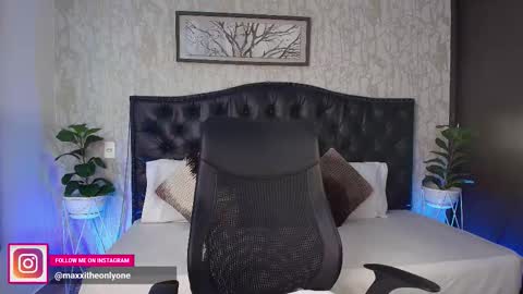 Snapshot of maxxicruz chatting on November 8, 4:45 am Maxxi online show from November 8, 4:45 am