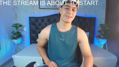 Snapshot of maxxicruz chatting on November 23, 1:27 am Maxxi online show from November 23, 1:27 am