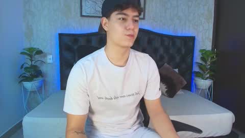 Snapshot of maxxicruz chatting on November 30, 1:09 am Maxxi online show from November 30, 1:09 am