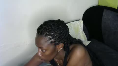 Snapshot of maxxinepetite chatting on December 31, 7:29 pm maxxinepetite online show from December 31, 7:29 pm