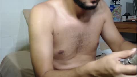 Snapshot of maxxxiimiliano chatting on November 2, 12:13 am Maxx online show from November 2, 12:13 am