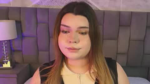 Snapshot of maxxxine_ chatting on December 3, 3:25 am Maxine Minx online show from December 3, 3:25 am