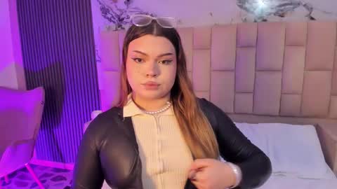 Maxine Minx online show from March 2, 10:05 pm