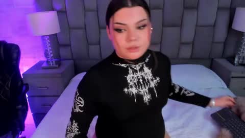 Maxine Minx online show from March 10, 11:32 pm