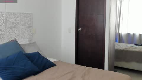 Snapshot of maxzy_star chatting on September 17, 8:43 pm Victoria online show from September 17, 8:43 pm