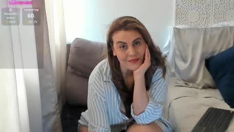 Snapshot of maxzy_star chatting on November 15, 5:20 pm Victoria online show from November 15, 5:20 pm