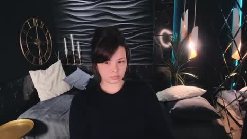 Maya online show from July 5, 2:24 pm