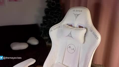 Maya online show from January 14, 3:45 am