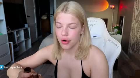 Maya online show from May 6, 3:13 am