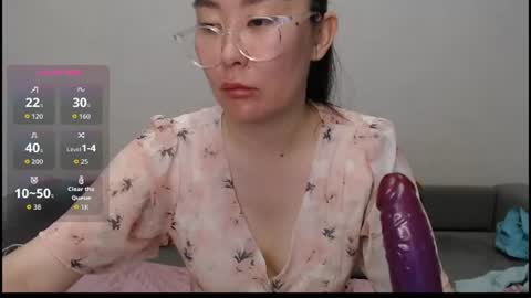 maya_kumashiro online show from June 26, 9:30 pm
