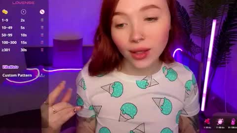 Snapshot of maya_light chatting on November 16, 1:11 am Maya online show from November 16, 1:11 am