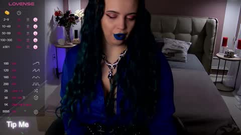 Maya Mils online show from October 8, 1:14 am