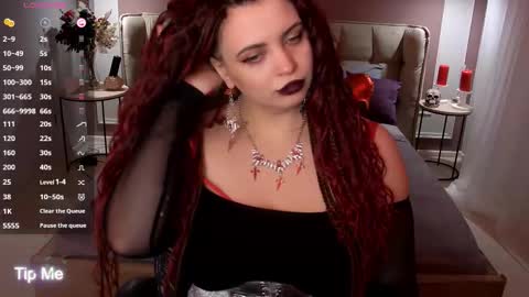 Maya Mils online show from February 7, 1:20 am