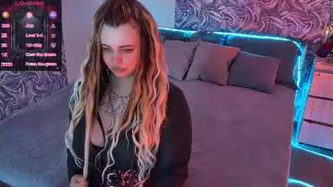 Maya Mils online show from June 20, 1:09 am