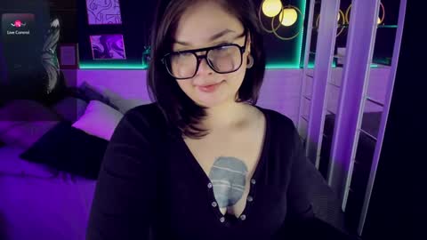 Woman online show from January 7, 8:45 am