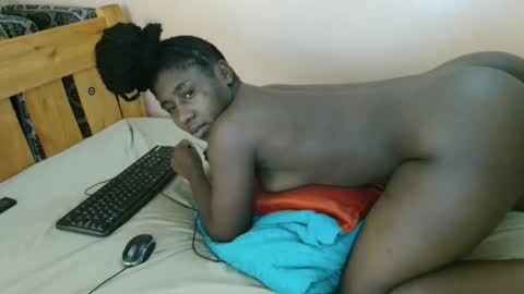 Snapshot of maya_nyla chatting on May 3, 2:06 am Faith online show from May 3, 2:06 am