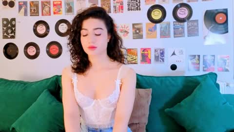 Snapshot of maya_rogerss chatting on May 17, 2:35 pm Maya online show from May 17, 2:35 pm