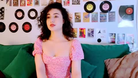 Snapshot of maya_rogerss chatting on June 9, 3:01 pm Maya online show from June 9, 3:01 pm