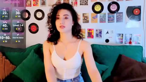 Snapshot of maya_rogerss chatting on June 19, 2:43 pm Maya online show from June 19, 2:43 pm