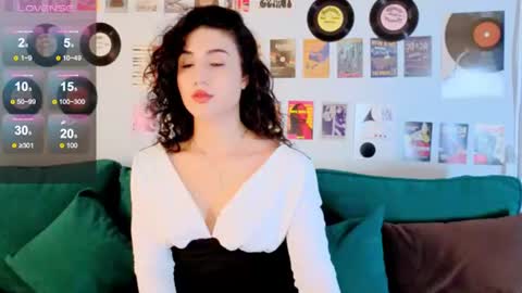 Snapshot of maya_rogerss chatting on June 23, 3:10 pm Maya online show from June 23, 3:10 pm