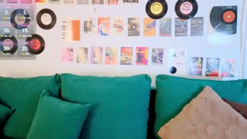 Snapshot of maya_rogerss chatting on July 18, 2:54 pm Maya online show from July 18, 2:54 pm