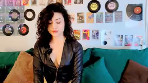 Snapshot of maya_rogerss chatting on July 20, 3:03 pm Maya online show from July 20, 3:03 pm