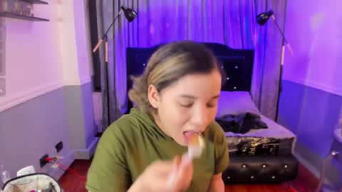 Maya online show from November 21, 2:54 am