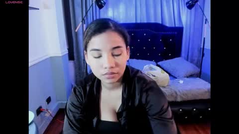 Maya online show from November 24, 2:22 am