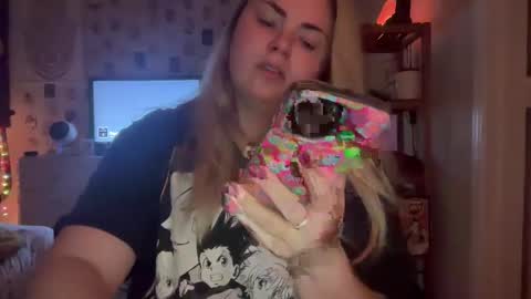 Maya Belle online show from December 7, 5:15 am