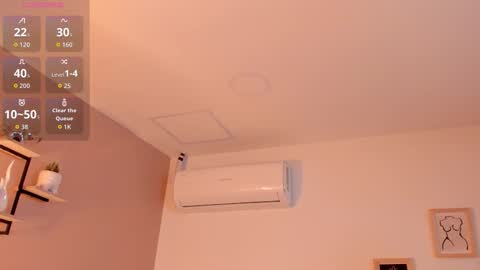 Snapshot of mayaevansmg chatting on December 4, 12:36 pm SOFIA online show from December 4, 12:36 pm