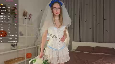 Snapshot of mayagreet chatting on October 31, 8:43 pm My name is Kara online show from October 31, 8:43 pm