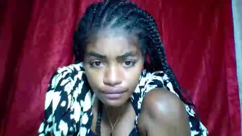 Snapshot of mayajadorelie chatting on October 26, 1:44 am charlesia online show from October 26, 1:44 am