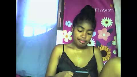 Snapshot of mayajadorelie chatting on December 16, 10:42 am charlesia online show from December 16, 10:42 am