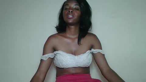 Snapshot of mayalabelle chatting on November 27, 4:25 am mayalabelle online show from November 27, 4:25 am