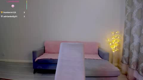 Mia online show from February 14, 2:03 pm